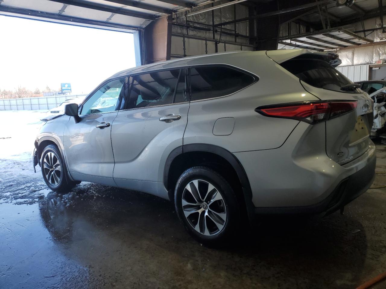 2022 TOYOTA HIGHLANDER XLE VIN:5TDGZRBH7NS176978