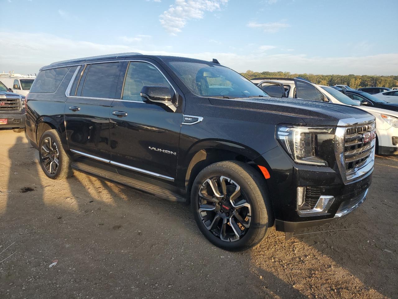 2022 GMC YUKON XL K1500 SLT VIN:1GKS2GKD1NR203613
