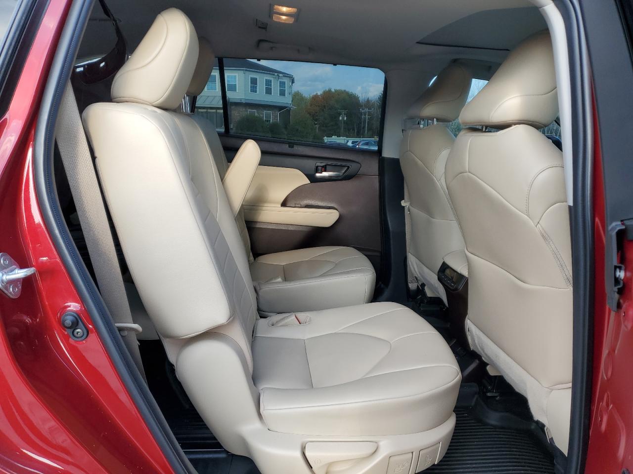 2022 TOYOTA HIGHLANDER XLE VIN:5TDGZRBH1NS577071