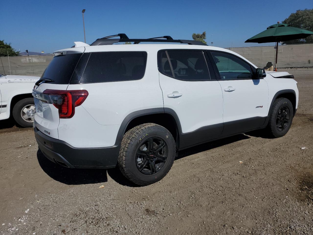 2022 GMC ACADIA AT4 VIN:1GKKNLLS1NZ102746