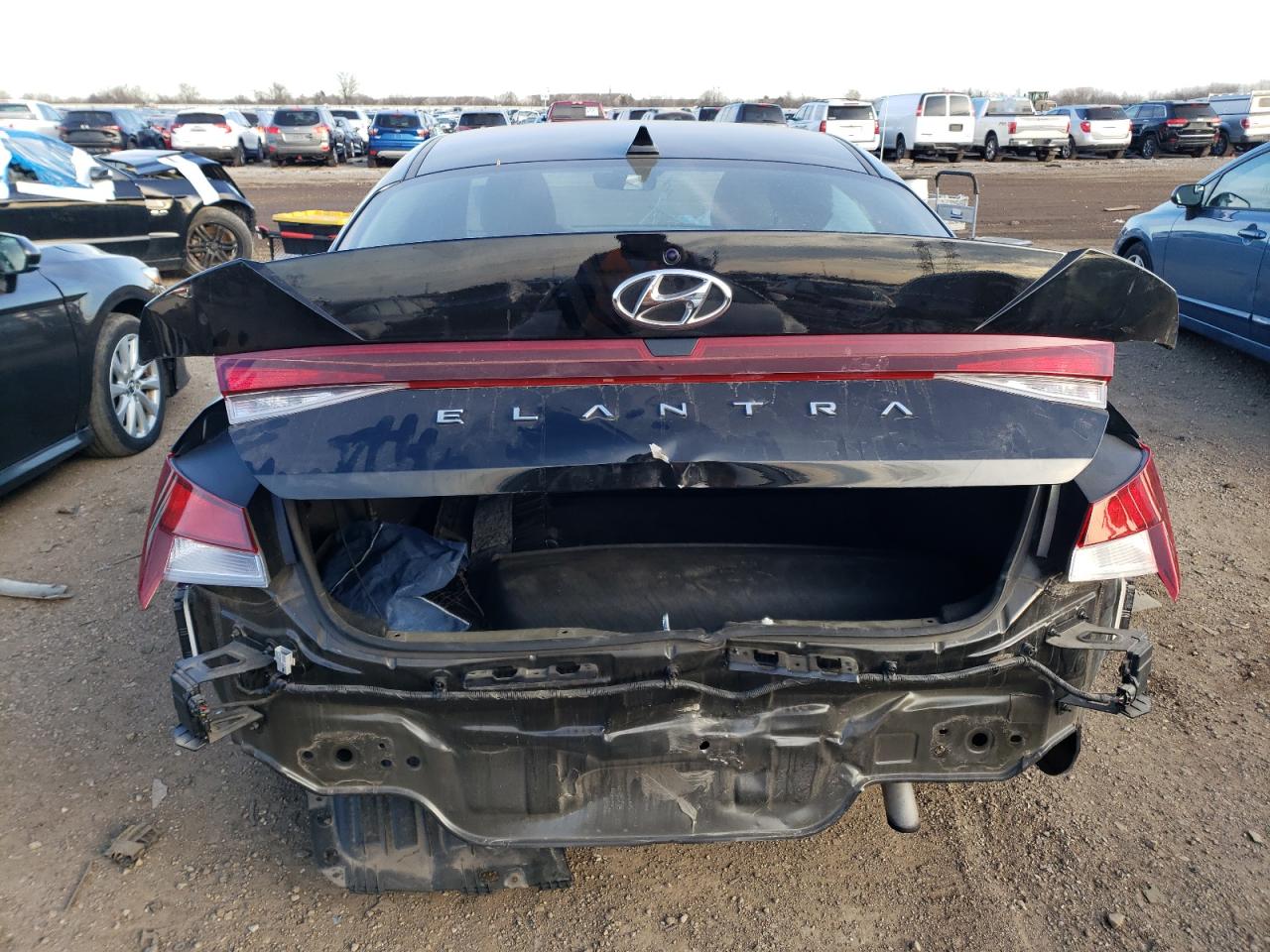 2022 HYUNDAI ELANTRA SE VIN:KMHLL4AG4NU335197