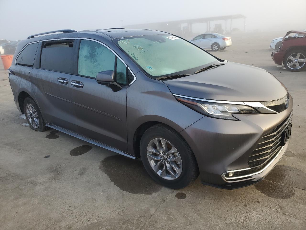2022 TOYOTA SIENNA XLE VIN:5TDYRKEC8NS114940