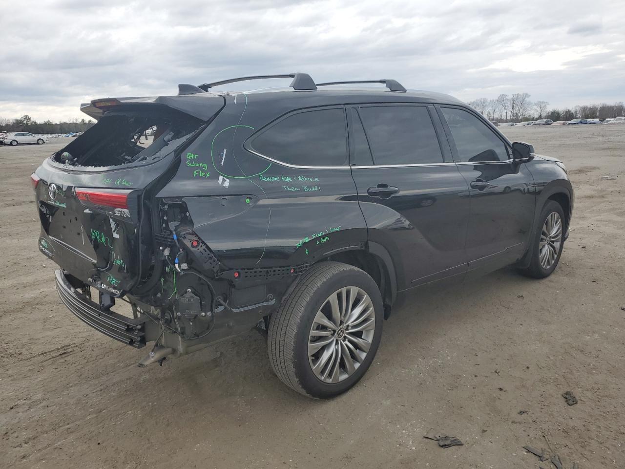 2022 TOYOTA HIGHLANDER PLATINUM VIN:5TDFZRBH5NS183522