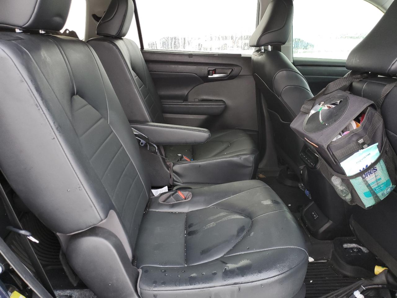 2022 TOYOTA HIGHLANDER XLE VIN:5TDGZRBH1NS575935