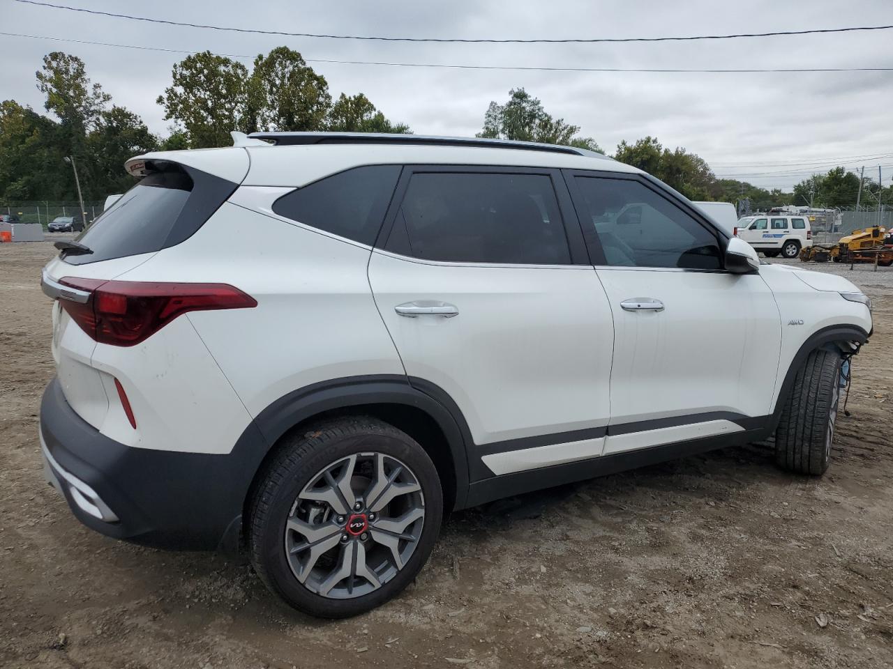 2022 KIA SELTOS SX VIN:KNDETCA28N7254911