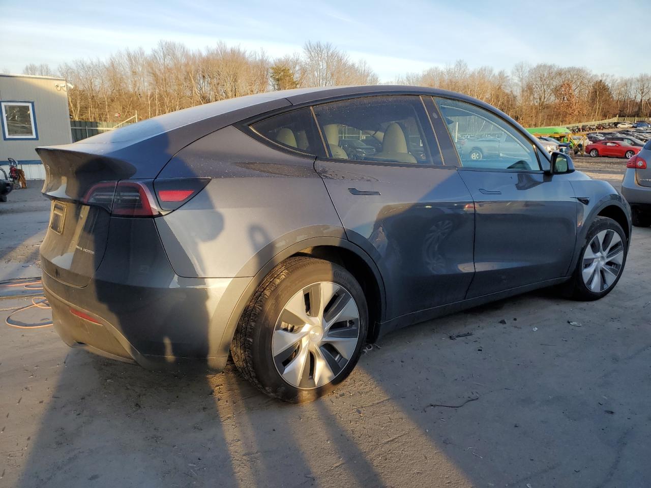 2023 TESLA MODEL Y  VIN:7SAYGDEE2PF830570