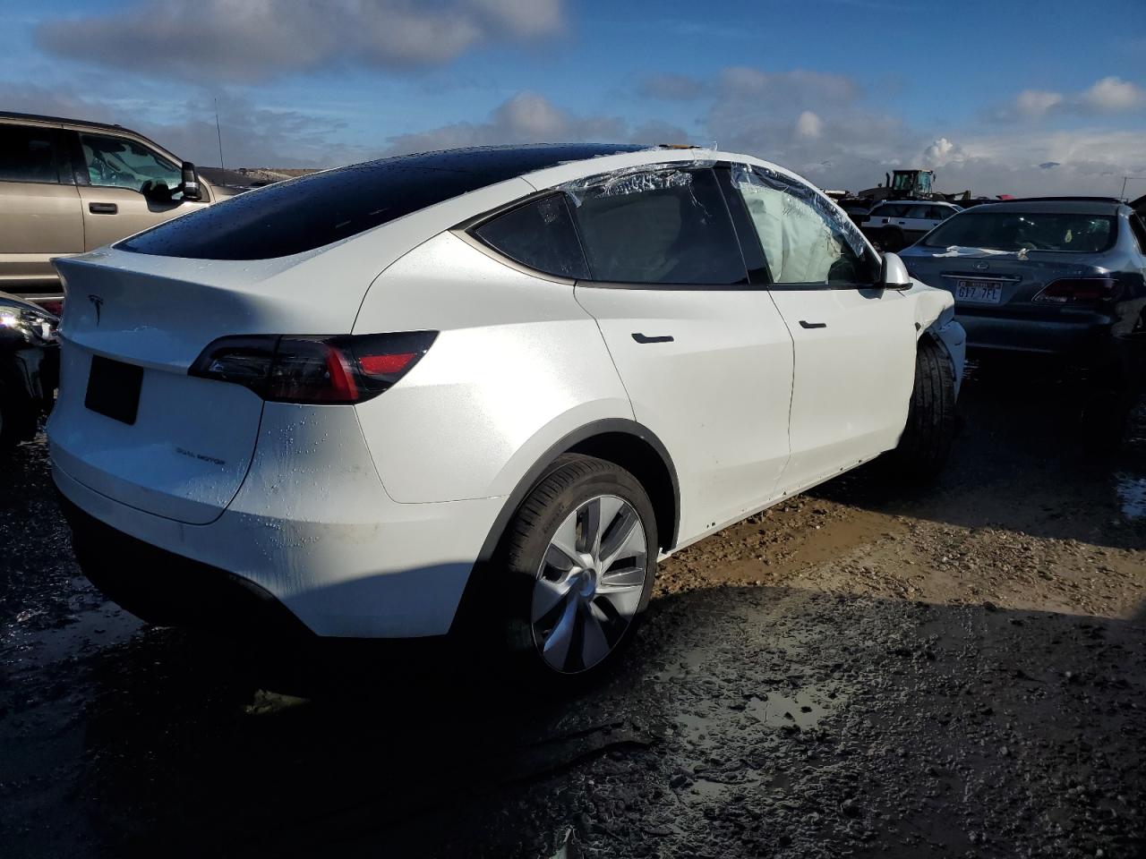 2023 TESLA MODEL Y  VIN:7SAYGDEE7PA149897