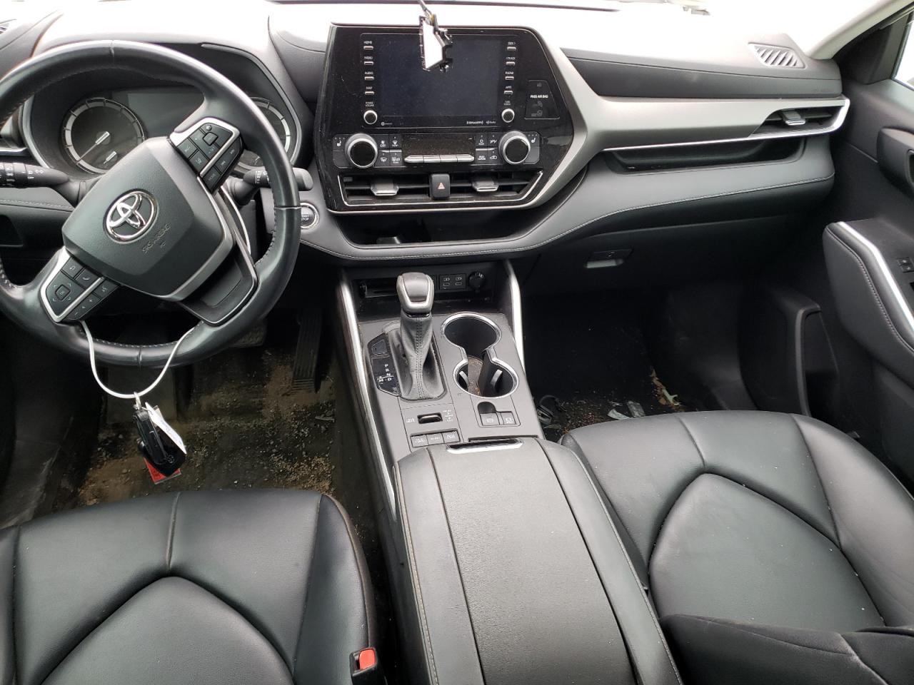 2022 TOYOTA HIGHLANDER XLE VIN:5TDHZRBH4NS172777