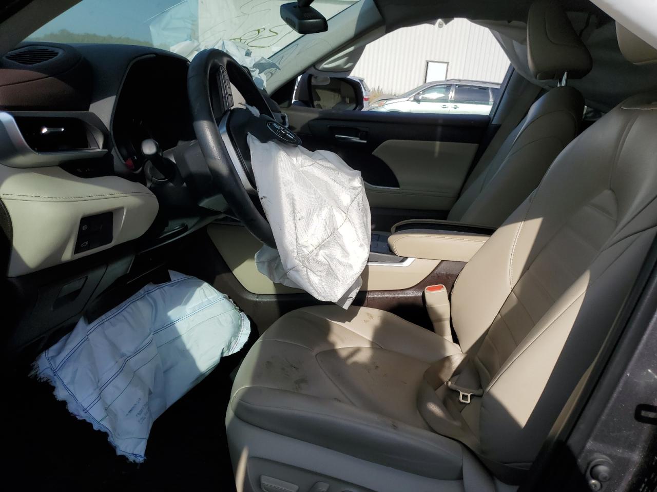 2022 TOYOTA HIGHLANDER XLE VIN:5TDGZRBH4NS166067