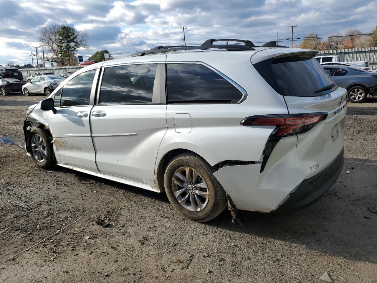2022 TOYOTA SIENNA XLE VIN:5TDYRKEC4NS131136