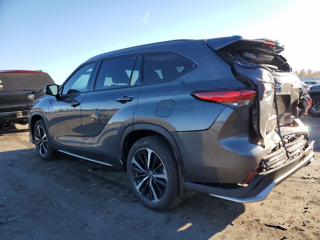 2022 TOYOTA HIGHLANDER XSE VIN:5TDJZRAH2NS093238