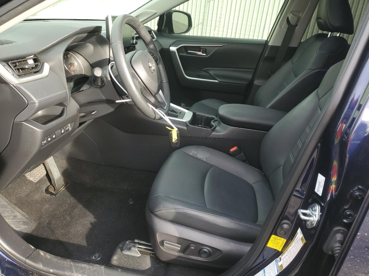 2022 TOYOTA RAV4 XLE PREMIUM VIN:JTMA1RFV9ND086840