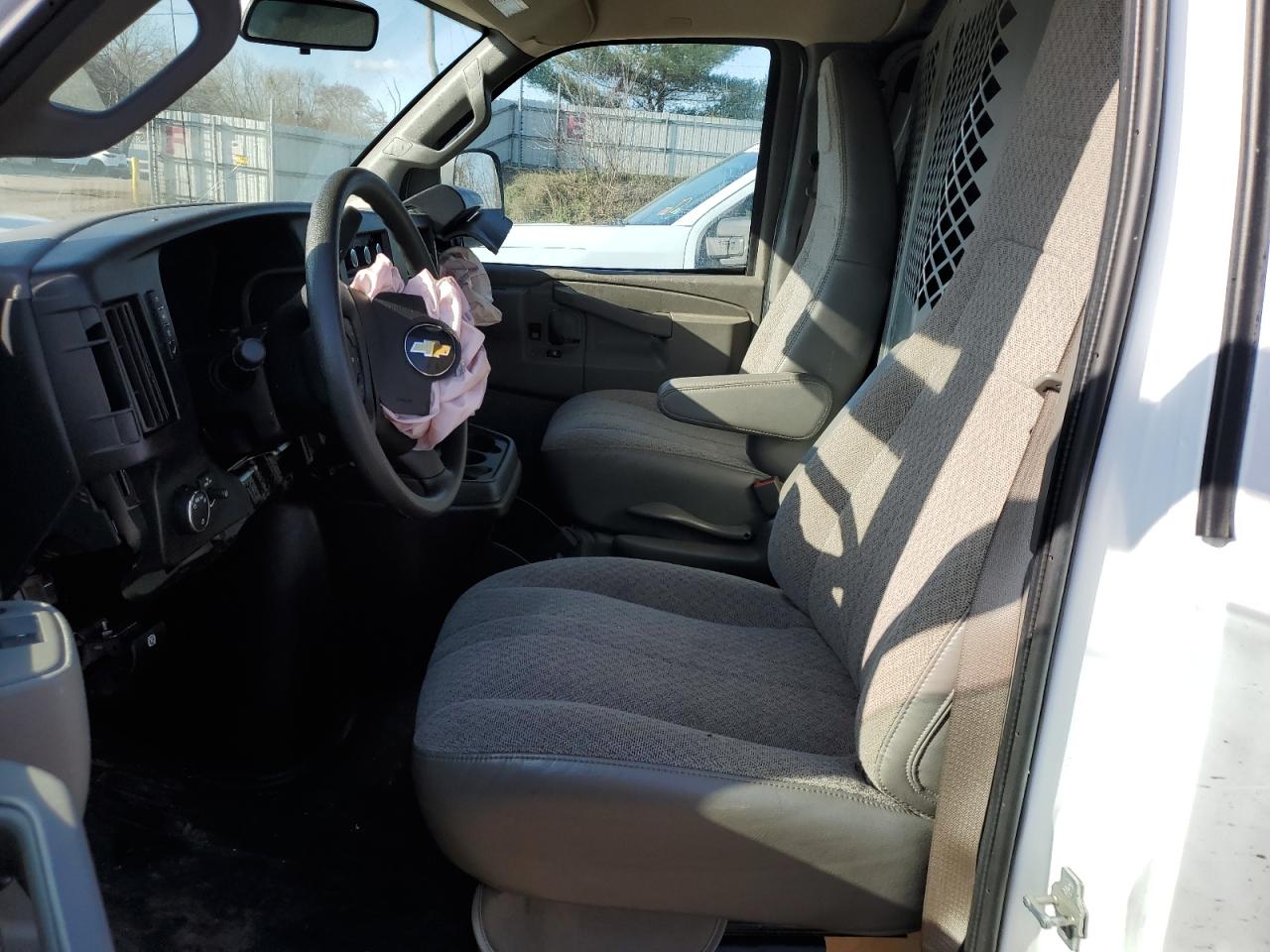 2022 CHEVROLET EXPRESS G2500  VIN:1GCWGAFP7N1175587