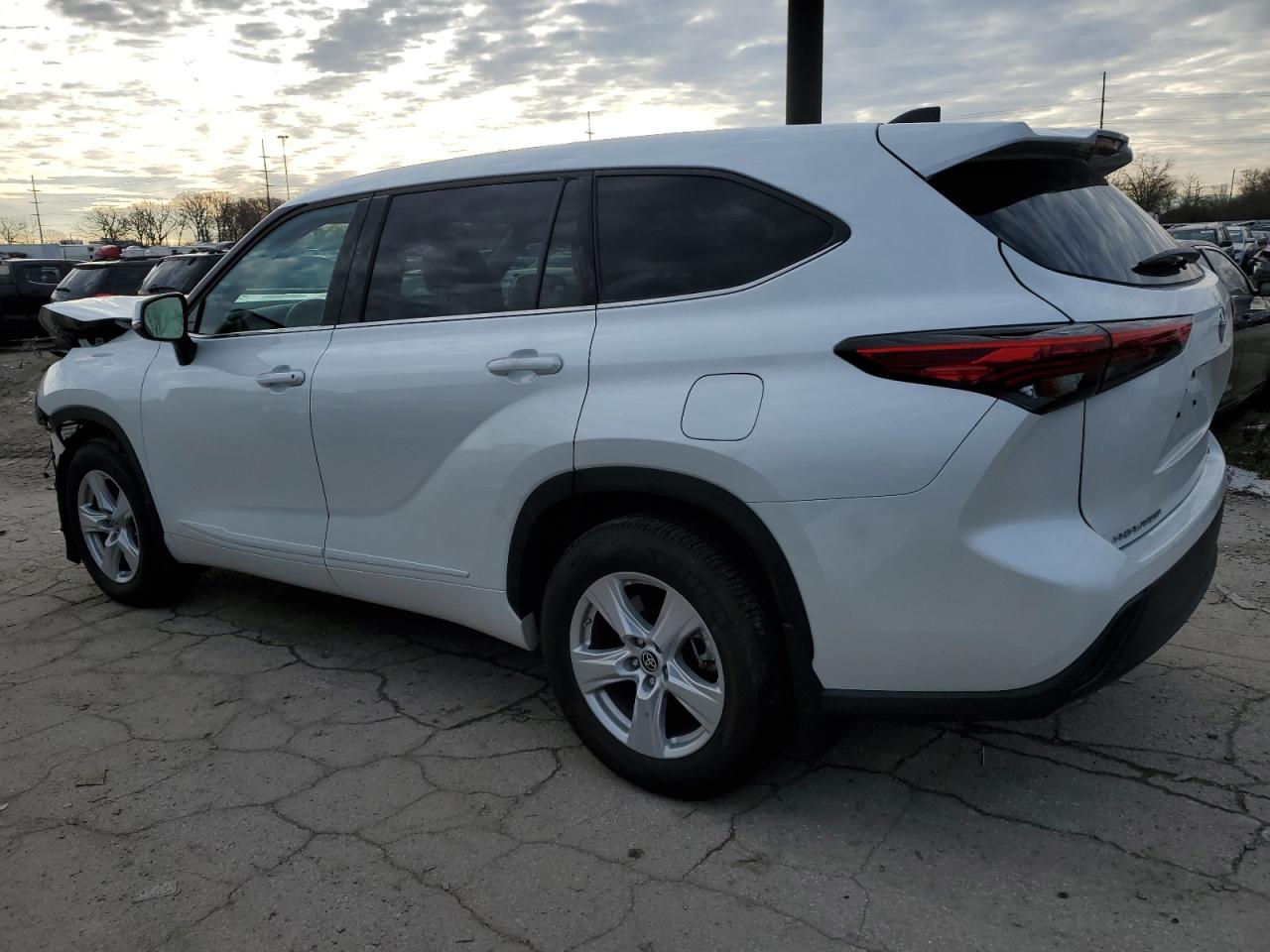 2022 TOYOTA HIGHLANDER L VIN:5TDBZRBH3NS163011