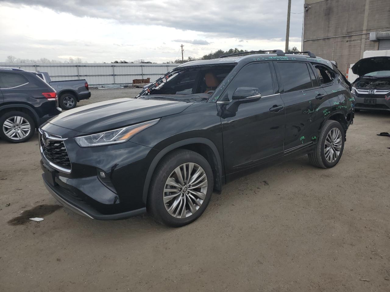 2022 TOYOTA HIGHLANDER PLATINUM VIN:5TDFZRBH5NS183522