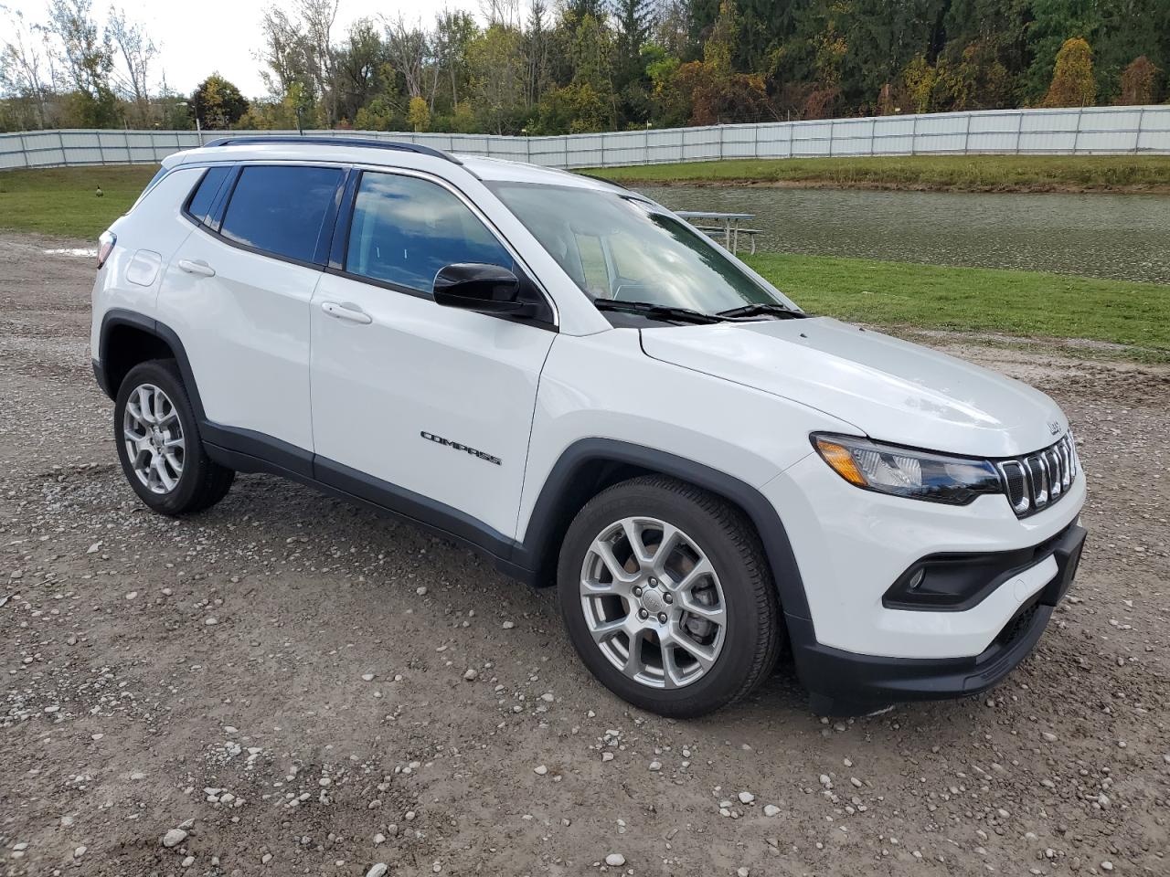 2022 JEEP COMPASS LATITUDE LUX VIN:3C4NJDFB2NT222066