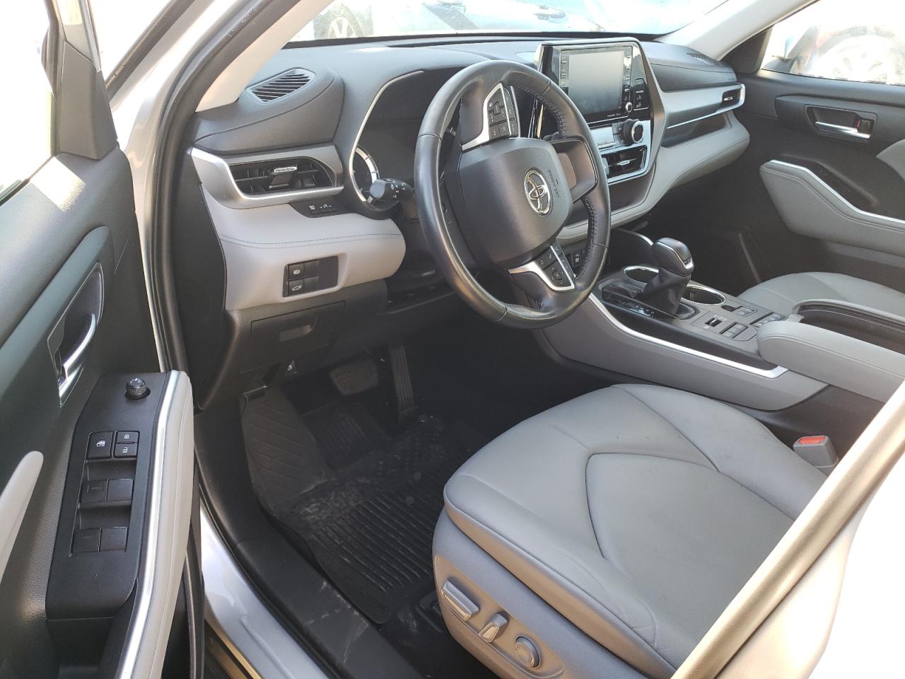 2022 TOYOTA HIGHLANDER XLE VIN:5TDGZRBH4NS575671