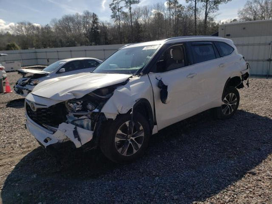 2021 TOYOTA HIGHLANDER XLE VIN: 5TDGZRAH5MS514989