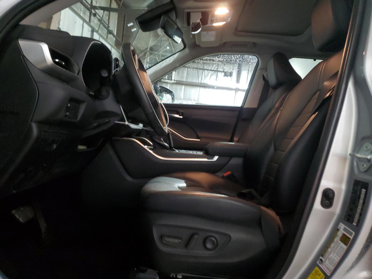 2022 TOYOTA HIGHLANDER XLE VIN:5TDGZRBH7NS176978