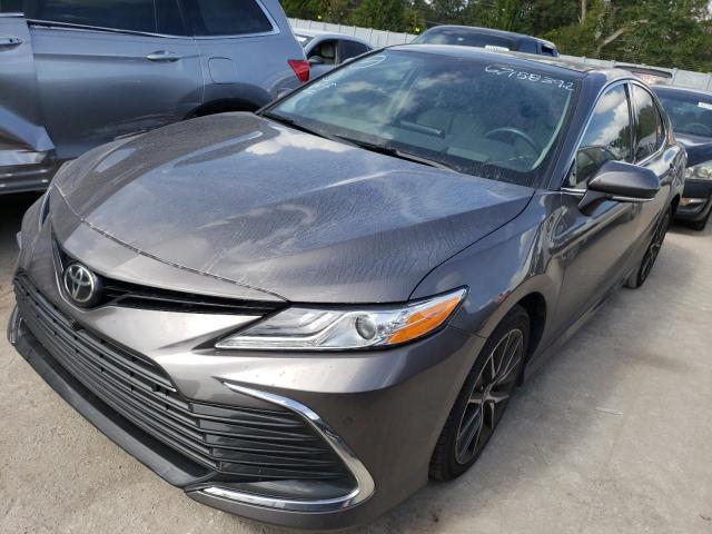 2021 TOYOTA CAMRY XLE VIN: 4T1F11AK6MU584735