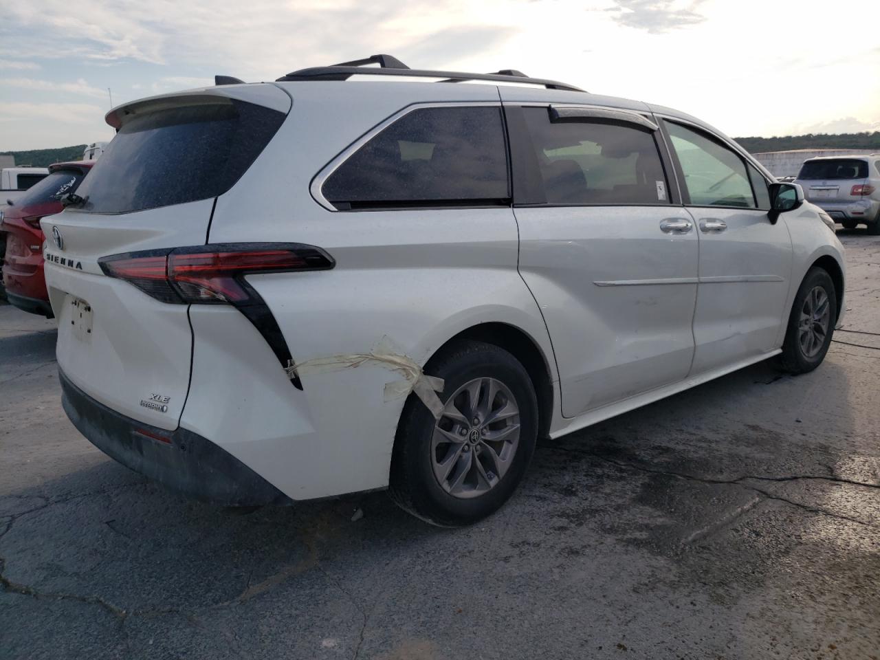 2022 TOYOTA SIENNA XLE VIN:5TDYSKFC9NS043122