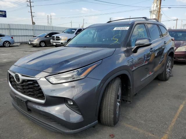 2021 TOYOTA HIGHLANDER XLE VIN: 5TDHZRBH4MS533701