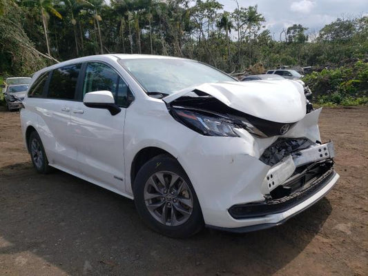 2021 TOYOTA SIENNA LE VIN: 5TDKRKECXMS008865