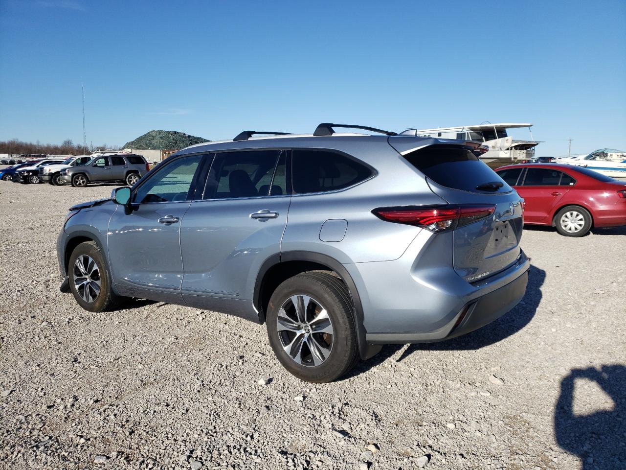 2022 TOYOTA HIGHLANDER XLE VIN:5TDGZRBH2NS234415