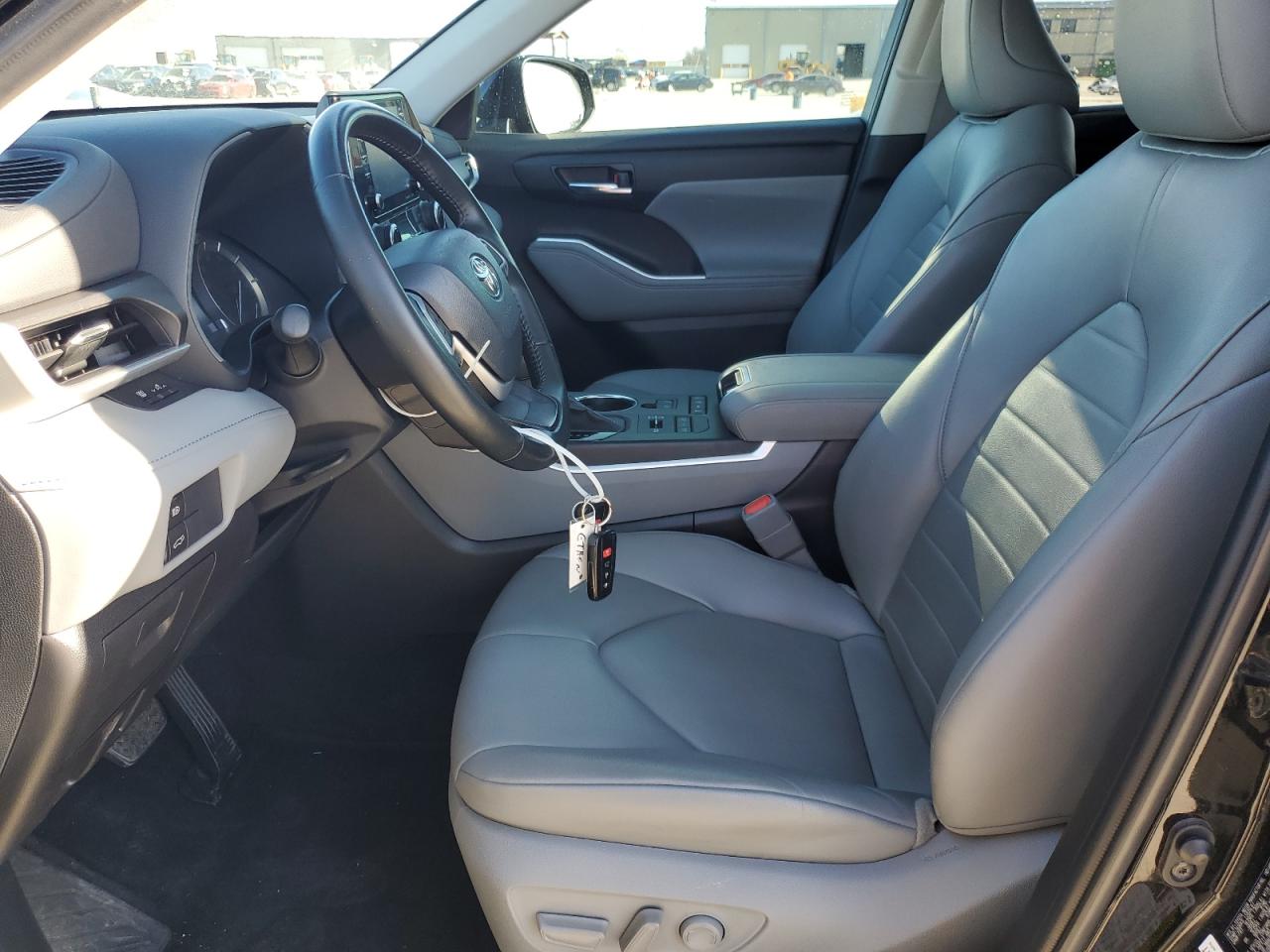 2022 TOYOTA HIGHLANDER XLE VIN:5TDGZRBH2NS226721