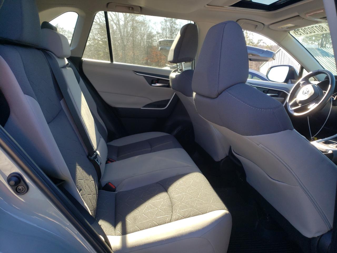 2022 TOYOTA RAV4 XLE VIN:2T3P1RFV0NW295591