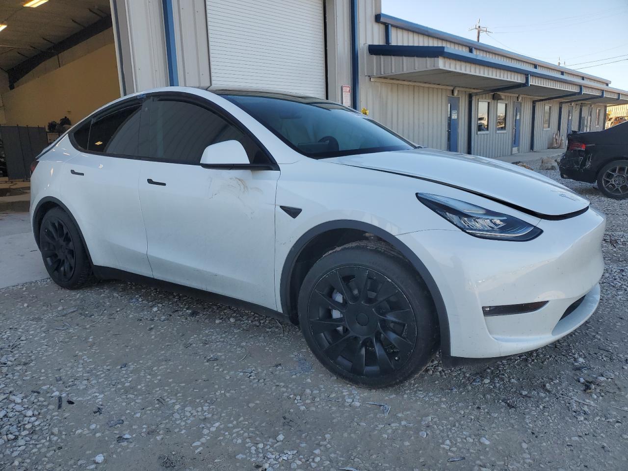 2022 TESLA MODEL Y  VIN:7SAYGDEE5NF369281