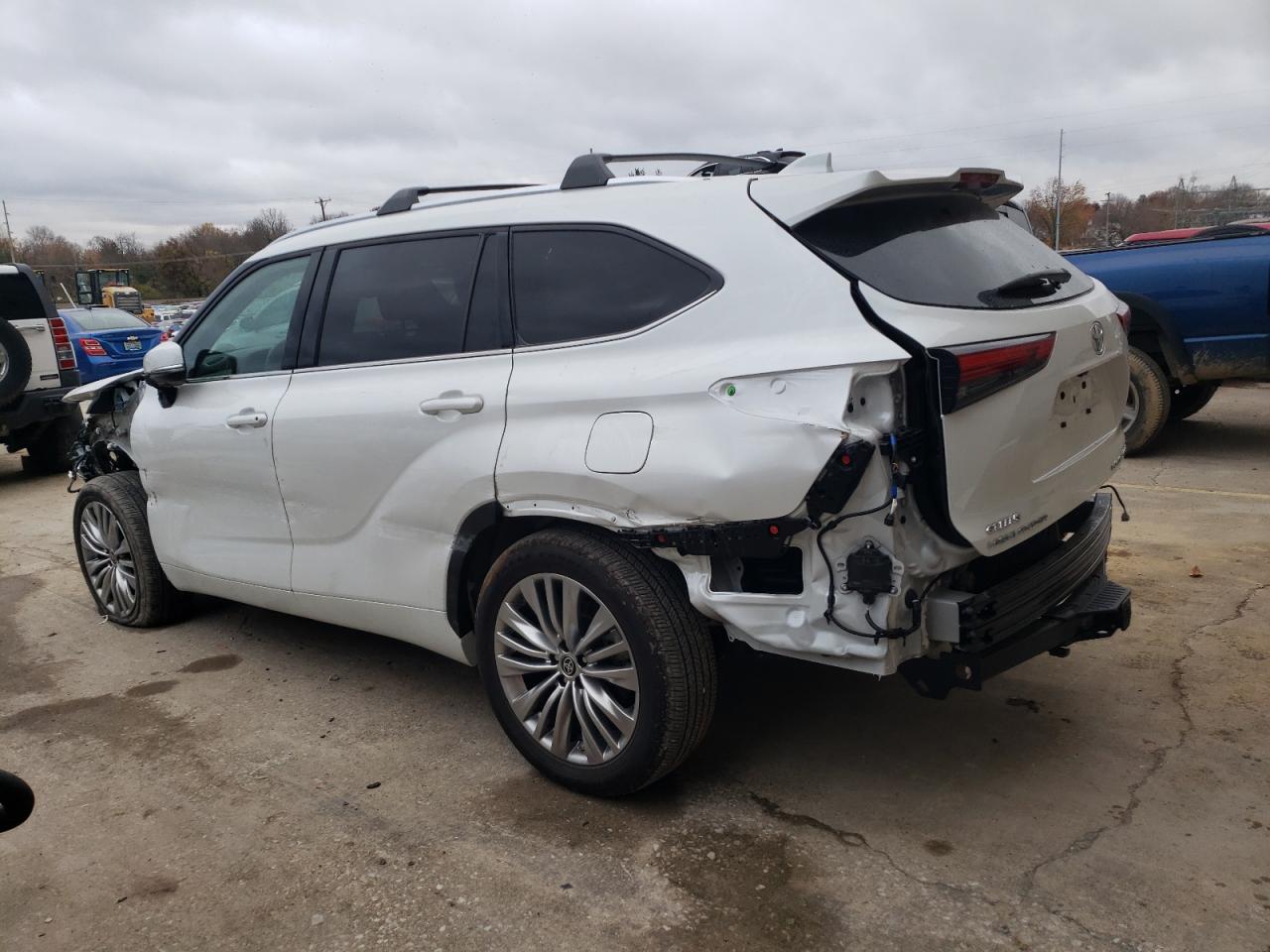 2023 TOYOTA HIGHLANDER L VIN:5TDKDRBH3PS028547