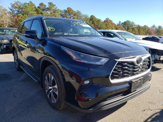 2021 TOYOTA HIGHLANDER XLE VIN: 5TDGZRBH8MS065113