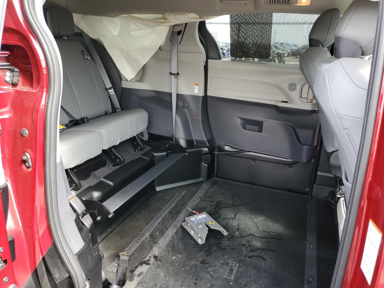 2022 TOYOTA SIENNA XLE VIN:5TDYRKEC2NS129661