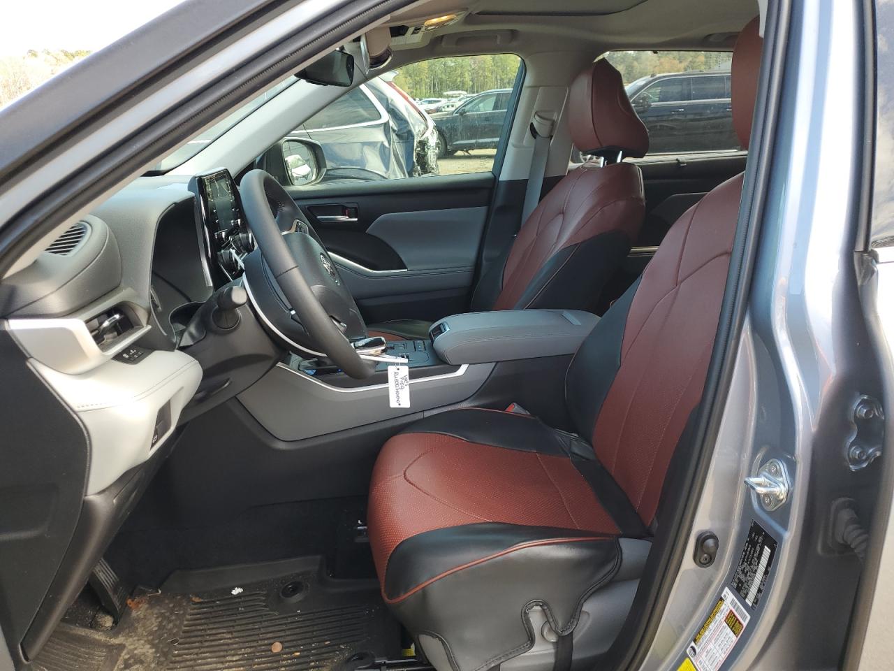 2022 TOYOTA HIGHLANDER XLE VIN:5TDGZRAH4NS135404