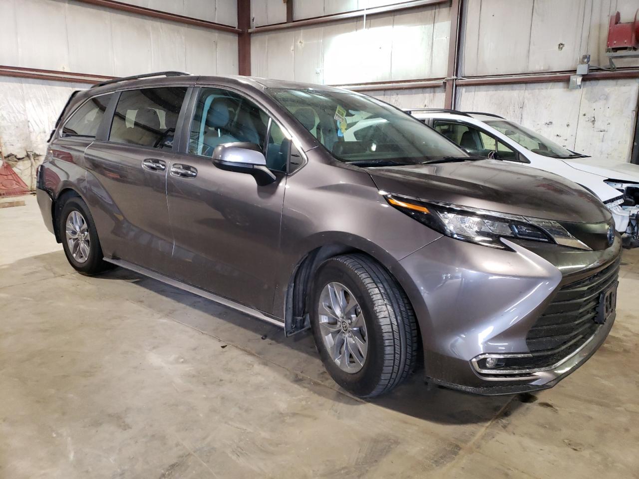 2022 TOYOTA SIENNA XLE VIN:5TDJRKECXNS093929