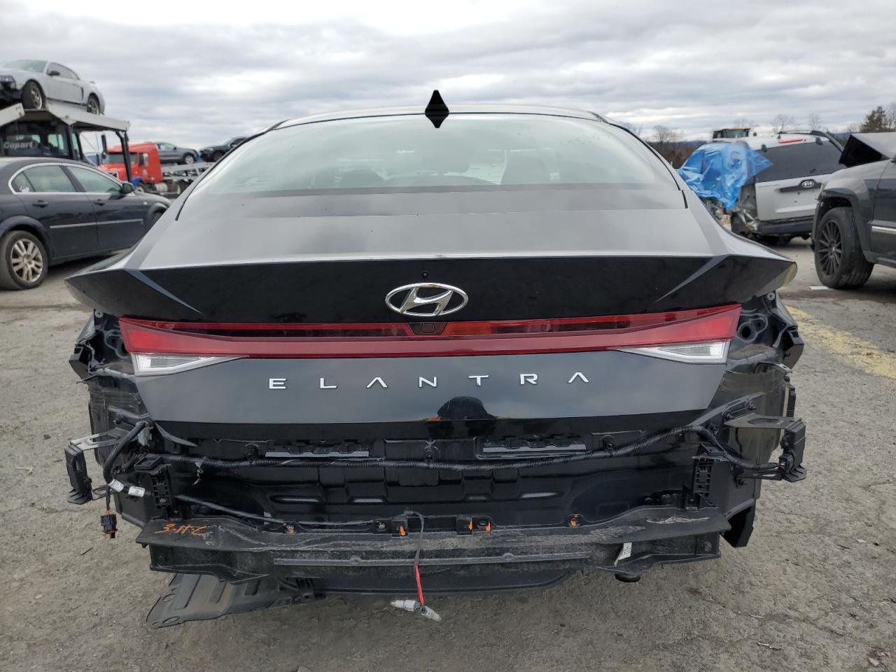 2022 HYUNDAI ELANTRA SEL VIN:5NPLM4AG4NH081177