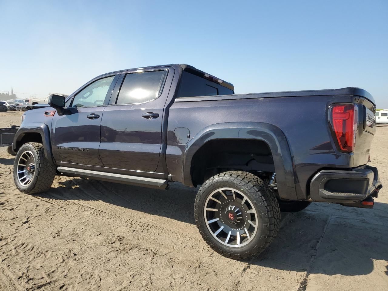 2022 GMC SIERRA K1500 AT4 VIN:3GTPUEEL0NG661386