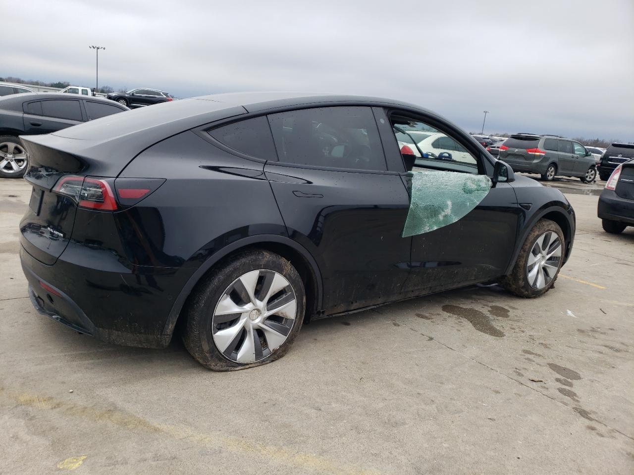 2022 TESLA MODEL Y  VIN:7SAYGDEE2NA002769