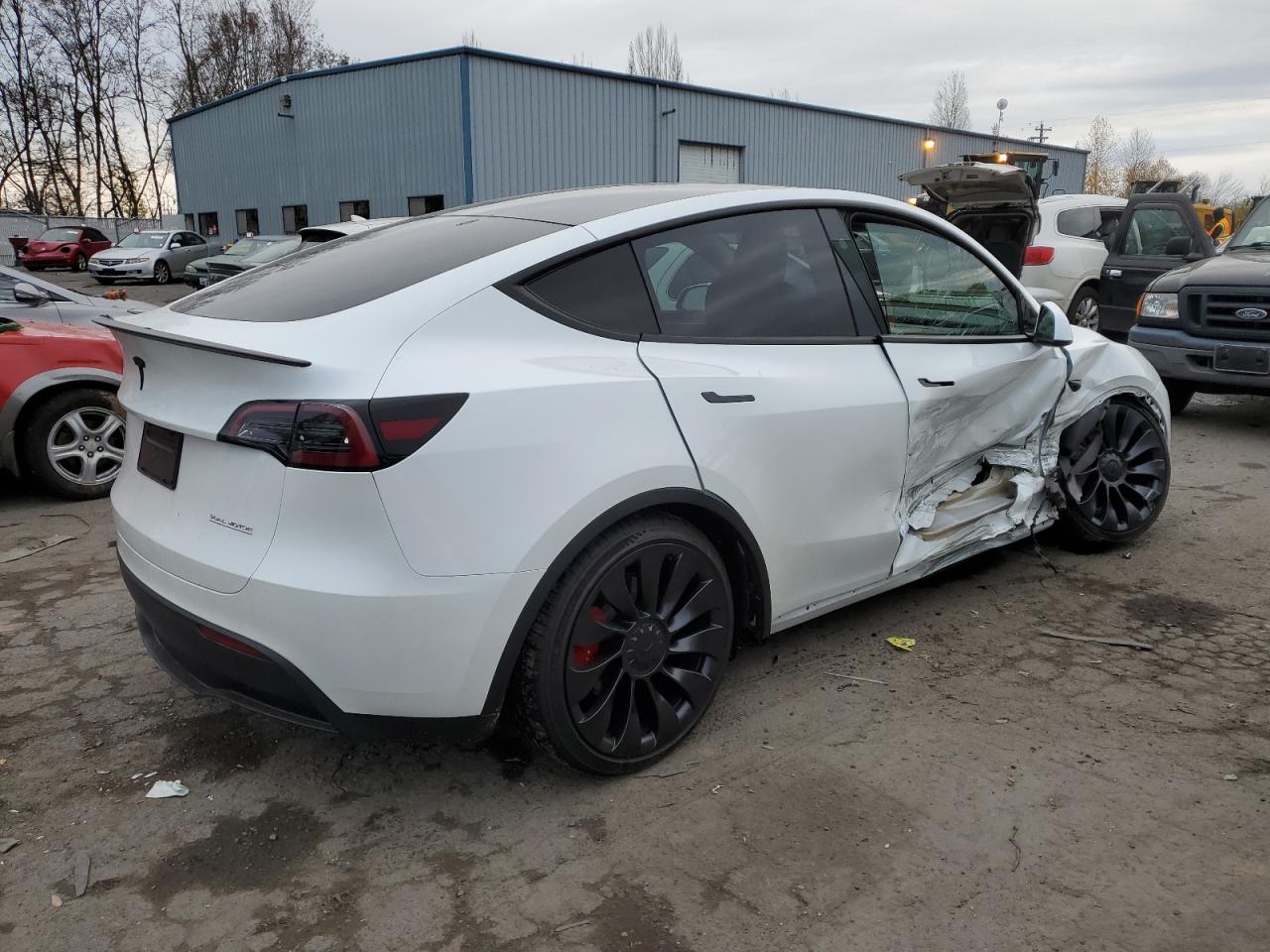 2023 TESLA MODEL Y  VIN:7SAYGDEF8PF812731