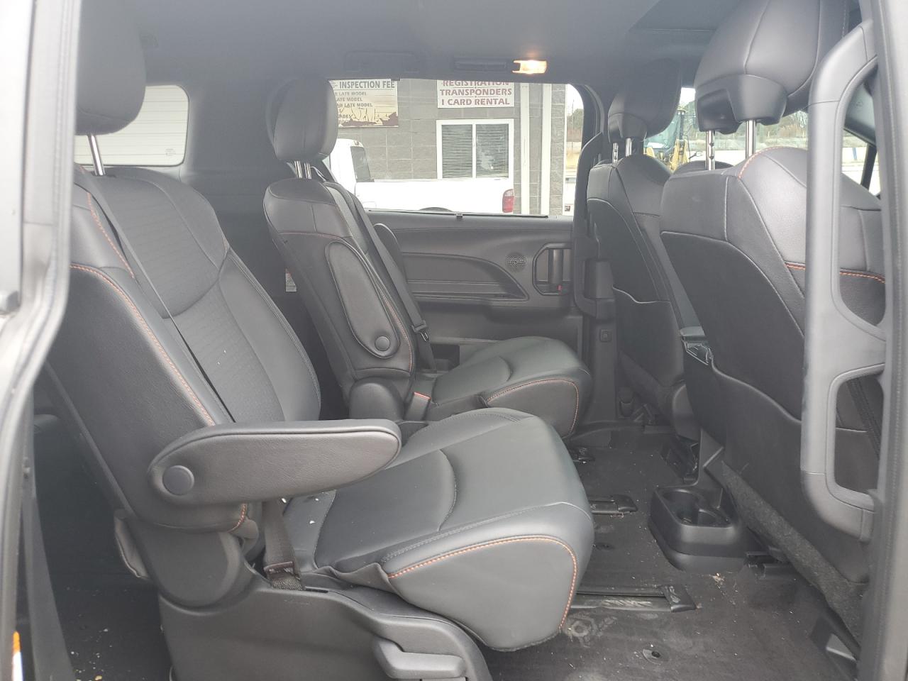 2022 TOYOTA SIENNA XSE VIN:5TDXRKEC3NS131706