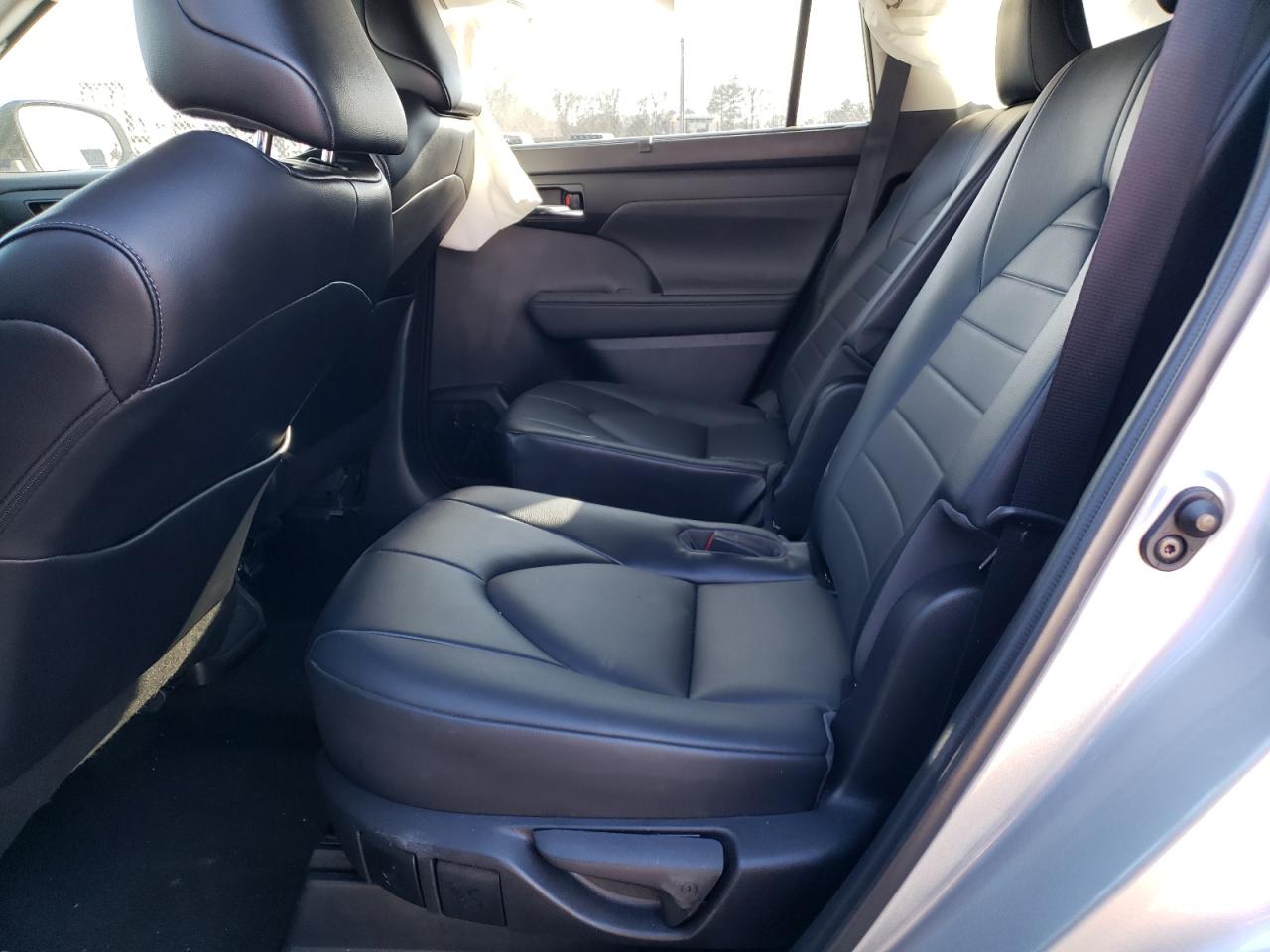 2022 TOYOTA HIGHLANDER XLE VIN:5TDGZRBH6NS572755