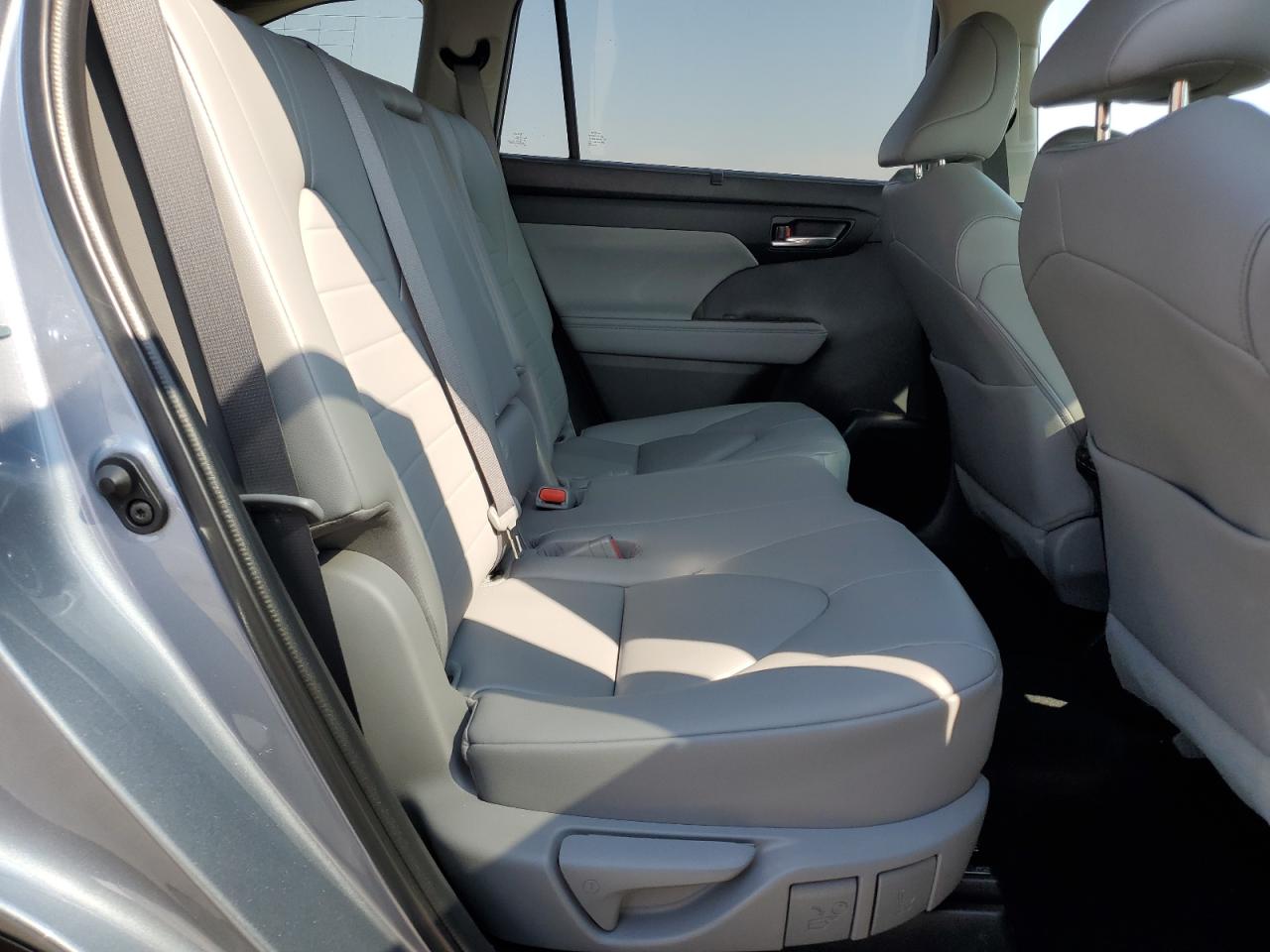 2023 TOYOTA HIGHLANDER L VIN:5TDKDRBH8PS038927