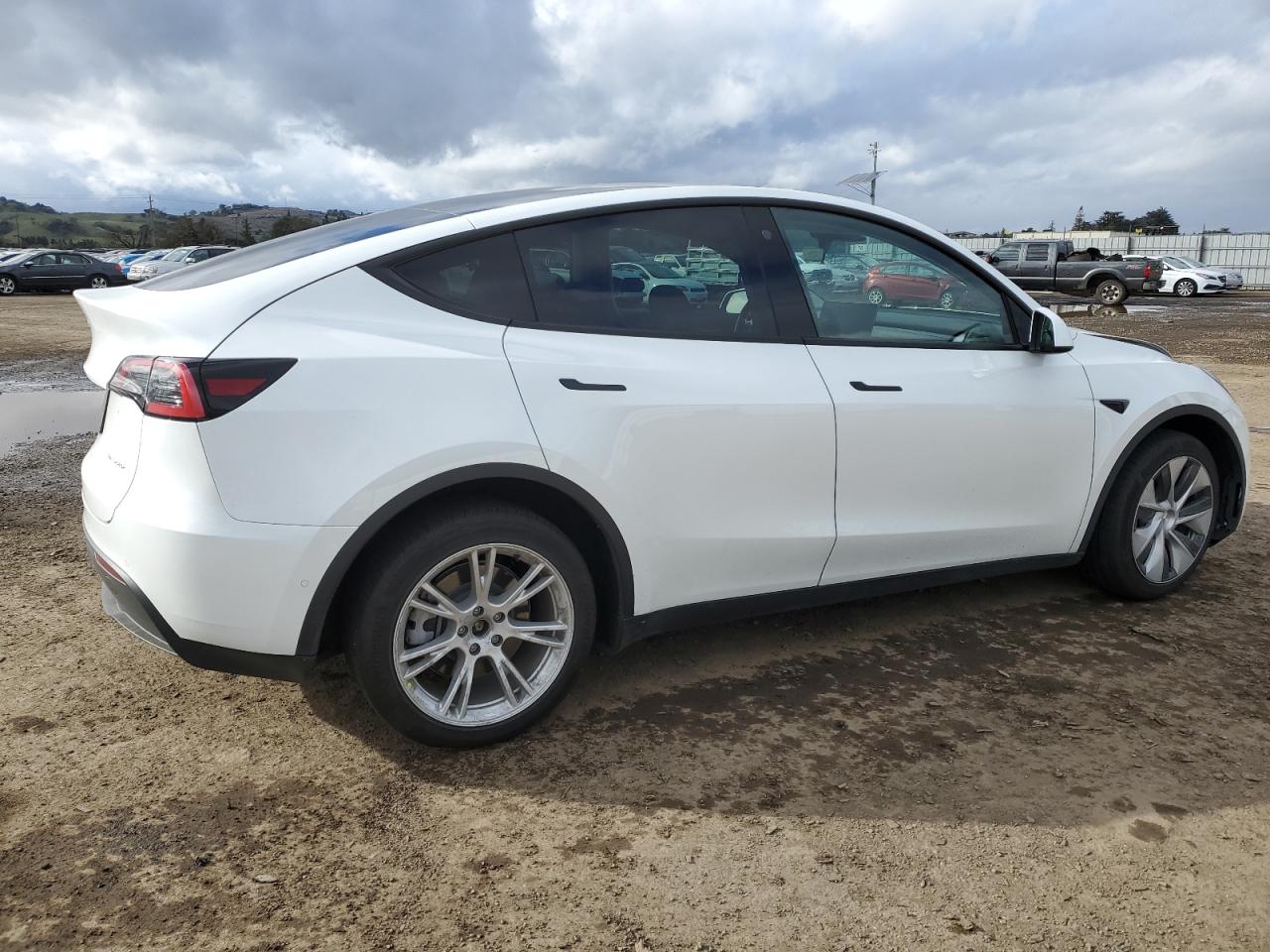 2022 TESLA MODEL Y  VIN:7SAYGDEE2NF426410