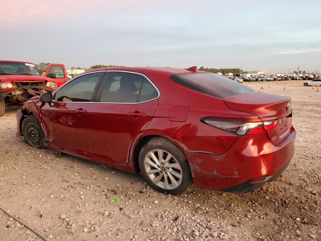 2022 TOYOTA CAMRY LE VIN:4T1R11AK4NU670883