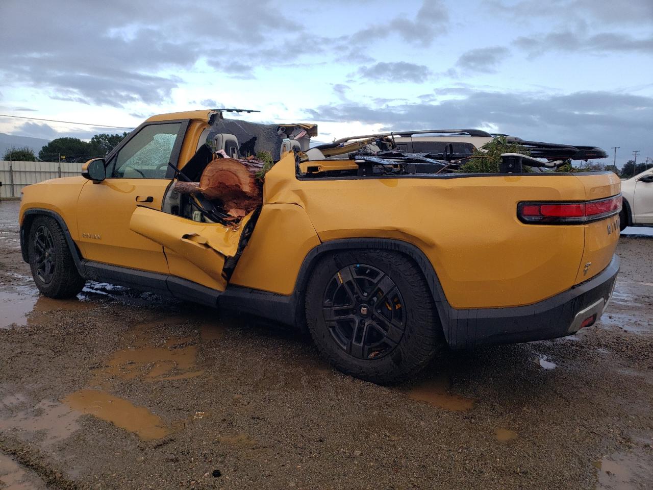 2023 RIVIAN R1T ADVENTURE VIN:7FCTGAAA8PN023670