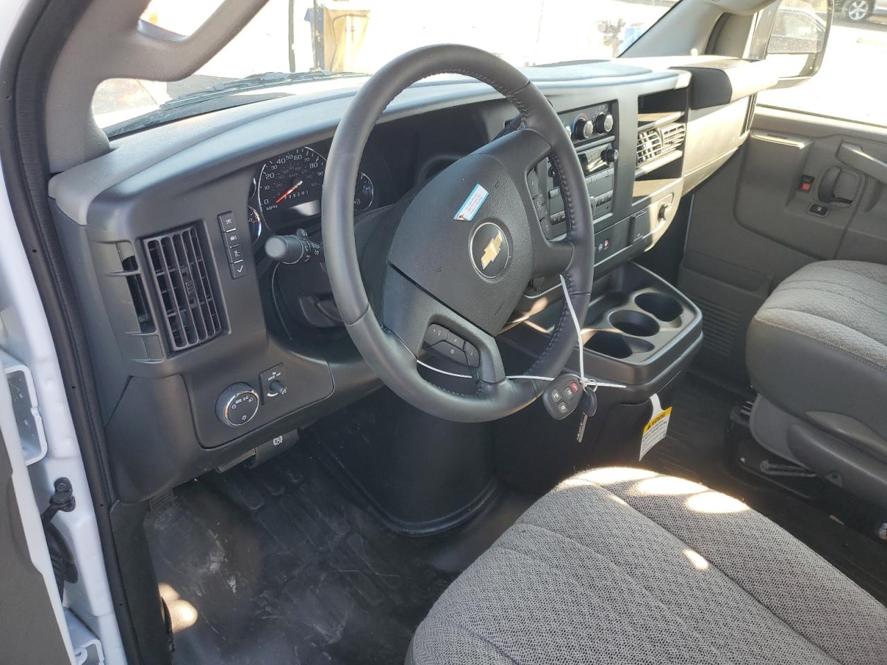 2023 CHEVROLET EXPRESS G2500  VIN:1GCWGAFP2P1219739
