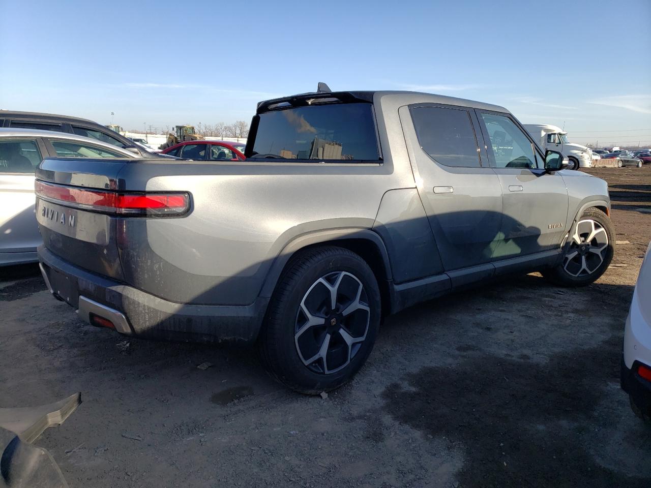 2022 RIVIAN R1T ADVENTURE VIN:7FCTGAAA7NN013435