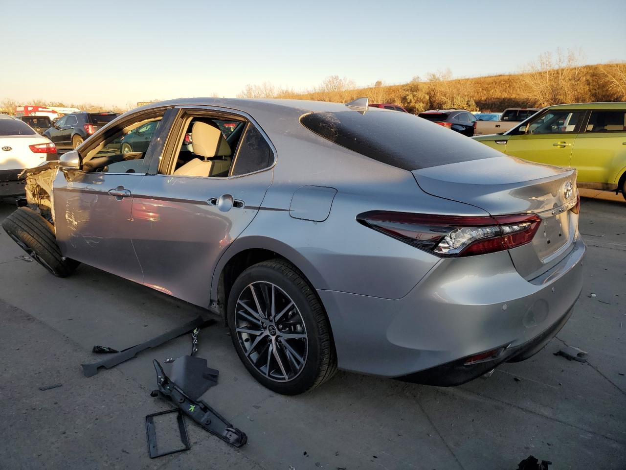 2022 TOYOTA CAMRY XLE VIN:4T1F31AK9NU575202