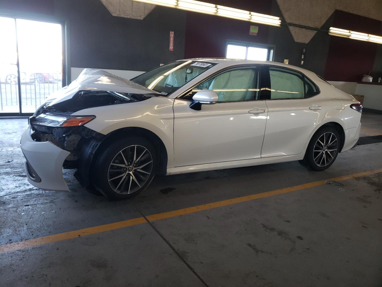 2022 TOYOTA CAMRY XLE VIN:4T1F31AK5NU570191